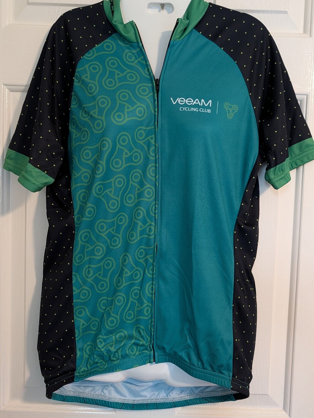 Voler  CYCLING SHIRT..Medium..100 Percent Polyester. Zip Front